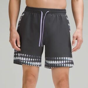 Lululemon Shorts Mens size L Gray Purple Pool Short Swimming Trunks LM7BA4S